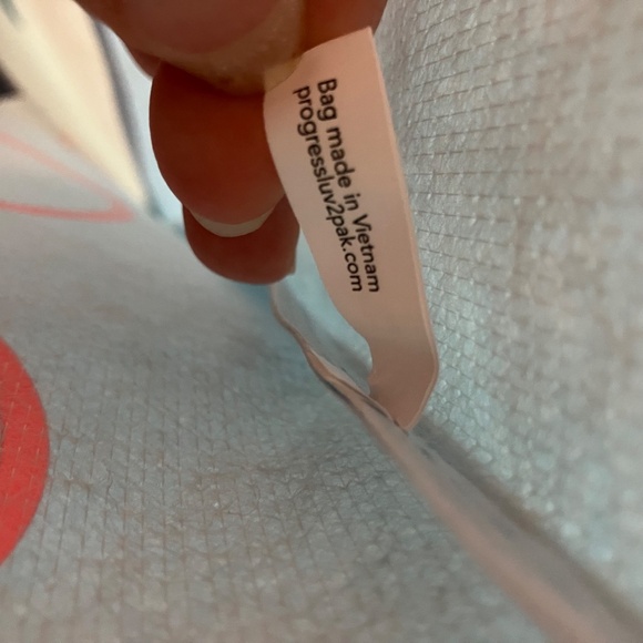 2 NWOT American Eagle Snoopy Peanuts Recycled Plastic Reusable Shopping Bag - Picture 7 of 8